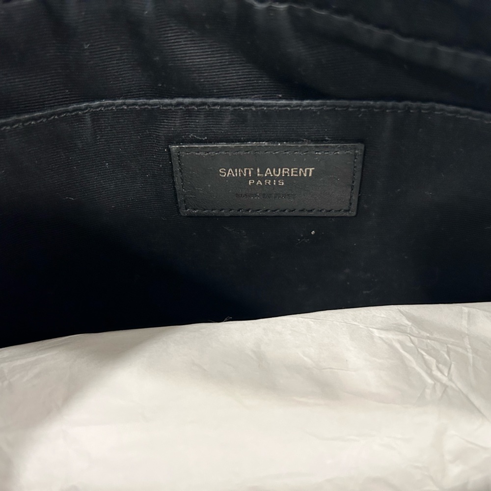 Saint Laurent leather camera bag in BLACK - Picture 6 of 10